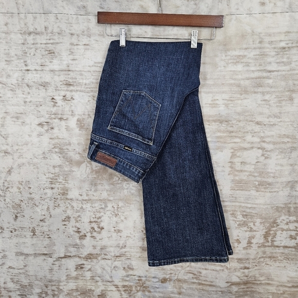 Wrangler 8 x 32 High Rise Fierce Flare Jeans Denim Dark Wash - Picture 1 of 9